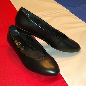 Highlights Black Flat Slip-on Size 9 Wide